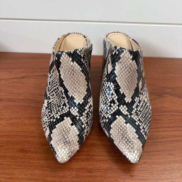 Marc Fisher Womens Ragni Mule Heels Shoes Black Cream Snakeskin Print Sz 7 Glam - Picture 2 of 9